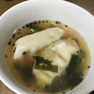 市販の餃子で簡単わかめ餃子スープ